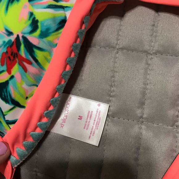 Bikini - Picture 3 of 3